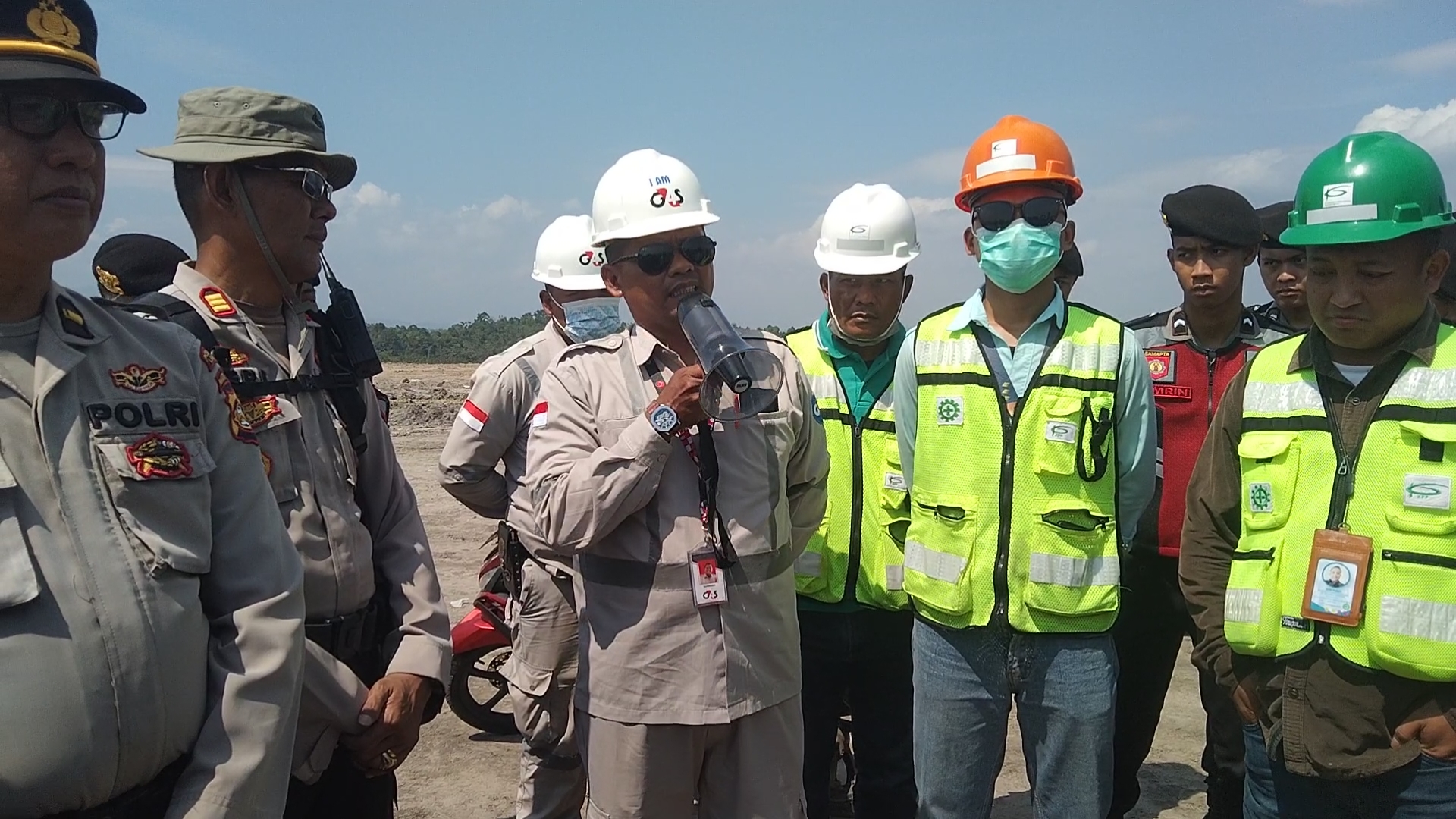 Masyarakat Desa keban,”Jika tuntutan tidak terpenuhi,kami akan melakukan pemblokiran lahan.