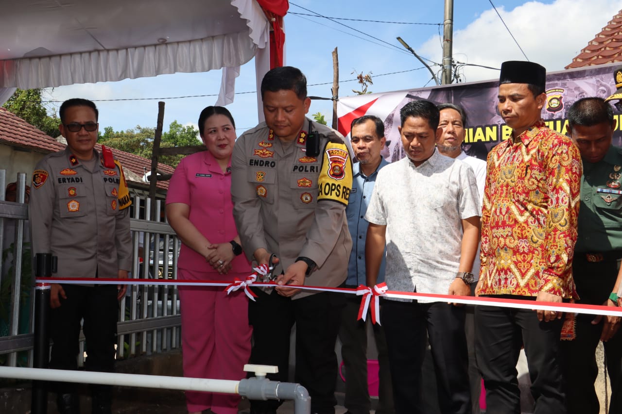 Polres Prabumulih meresmikan bantuan sumur bor