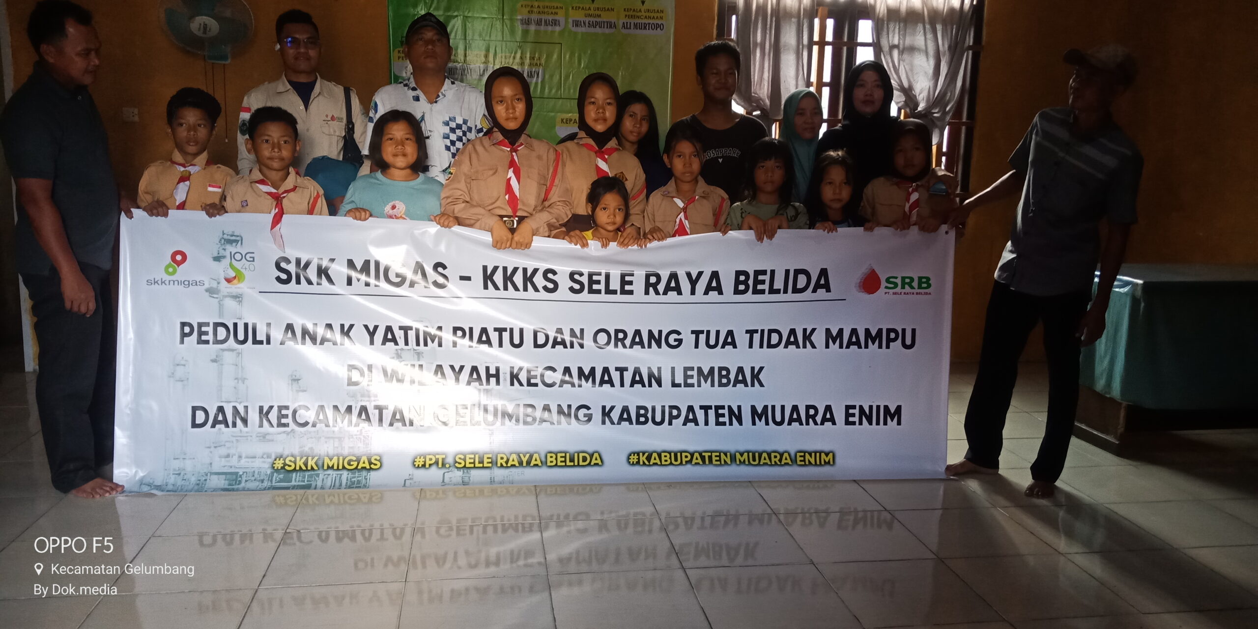 Perdana ,di Desa Pedataran SKK MIGAS-KKKS Sele Raya Belida beri Bantuan anak yatim dan lansia.